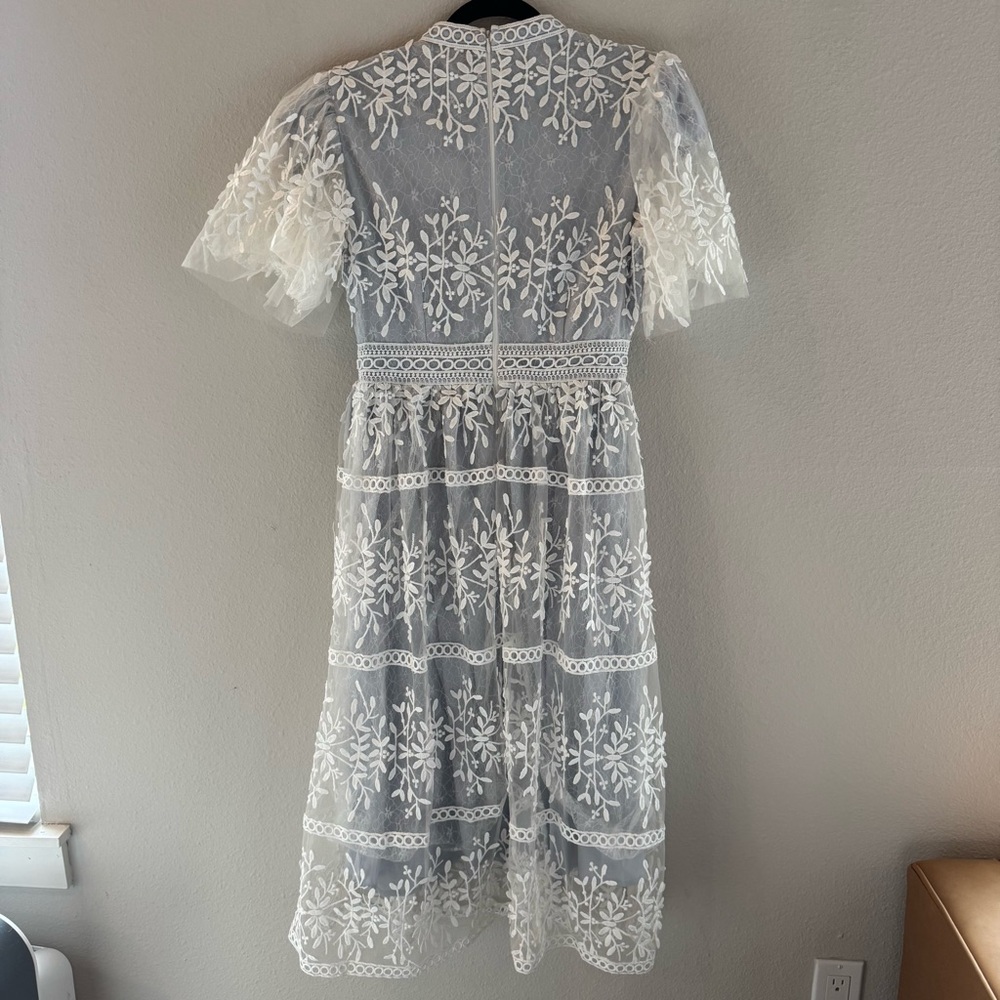 Ivy City Co Sicily Flutter Sleeve White Lace Midi Dress Small - Picture 4 of 10